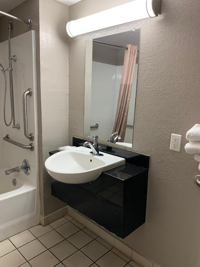 Motel 6-Laredo, Tx - North I-35 Exterior foto