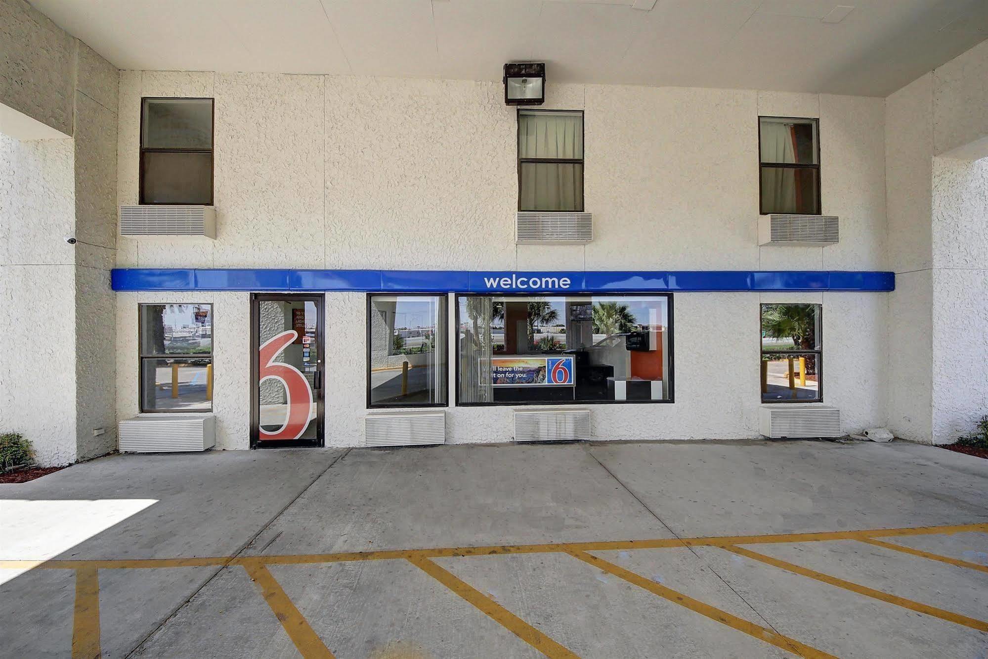 Motel 6-Laredo, Tx - North I-35 Exterior foto